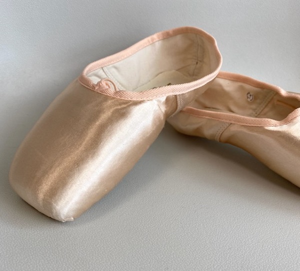 ご予約品 バレエ用品 トウシューズ Repetto レペット カルロッタ Somaticaeducar Com Br